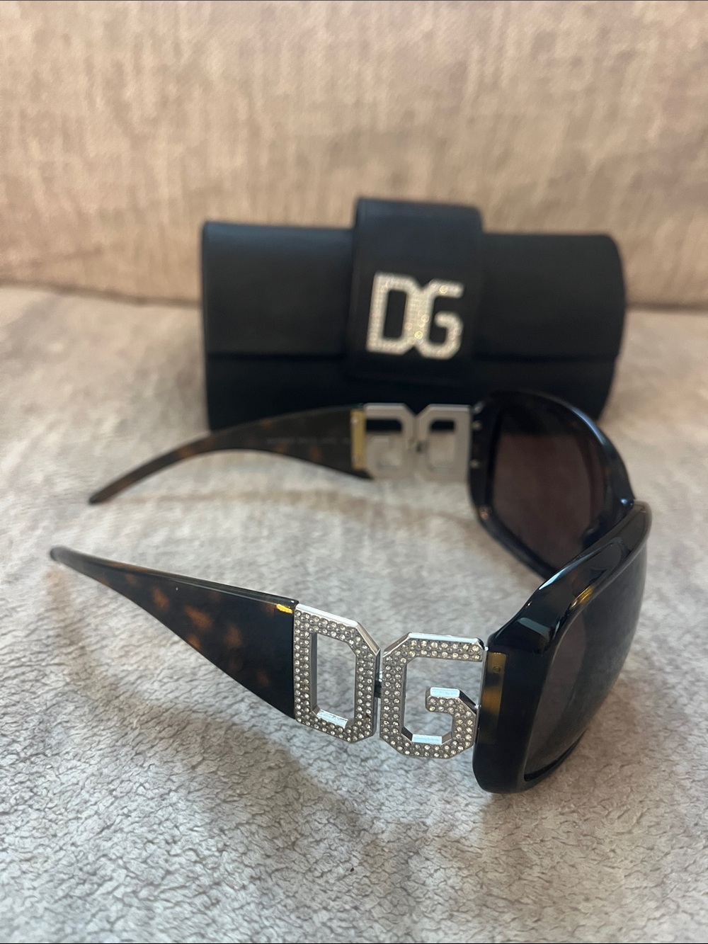 Dolce & Gabbana Tortoiseshell Brown Oversized Sunglasses - Picture 2 of 6